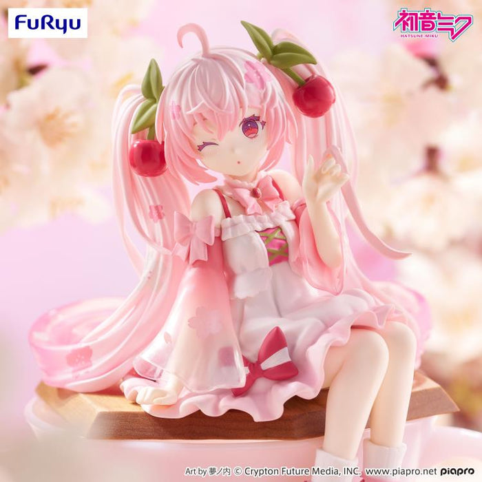 Vocaloid Sakura Miku (2025 Wink Ver.) Noodle Stopper Figure